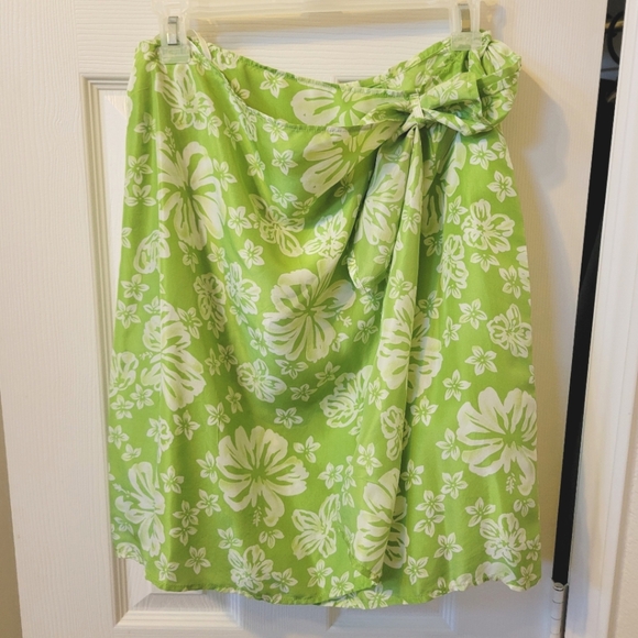 Vintage Silk Blouse and Skirt - Size Medium - Like New - Picture 4 of 5